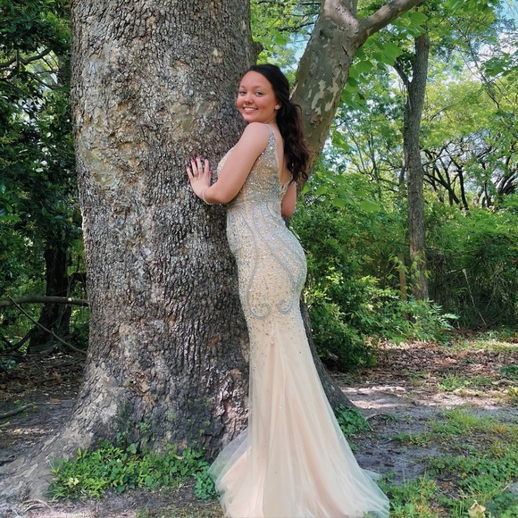 Gold prom dress - Picture 2 of 5